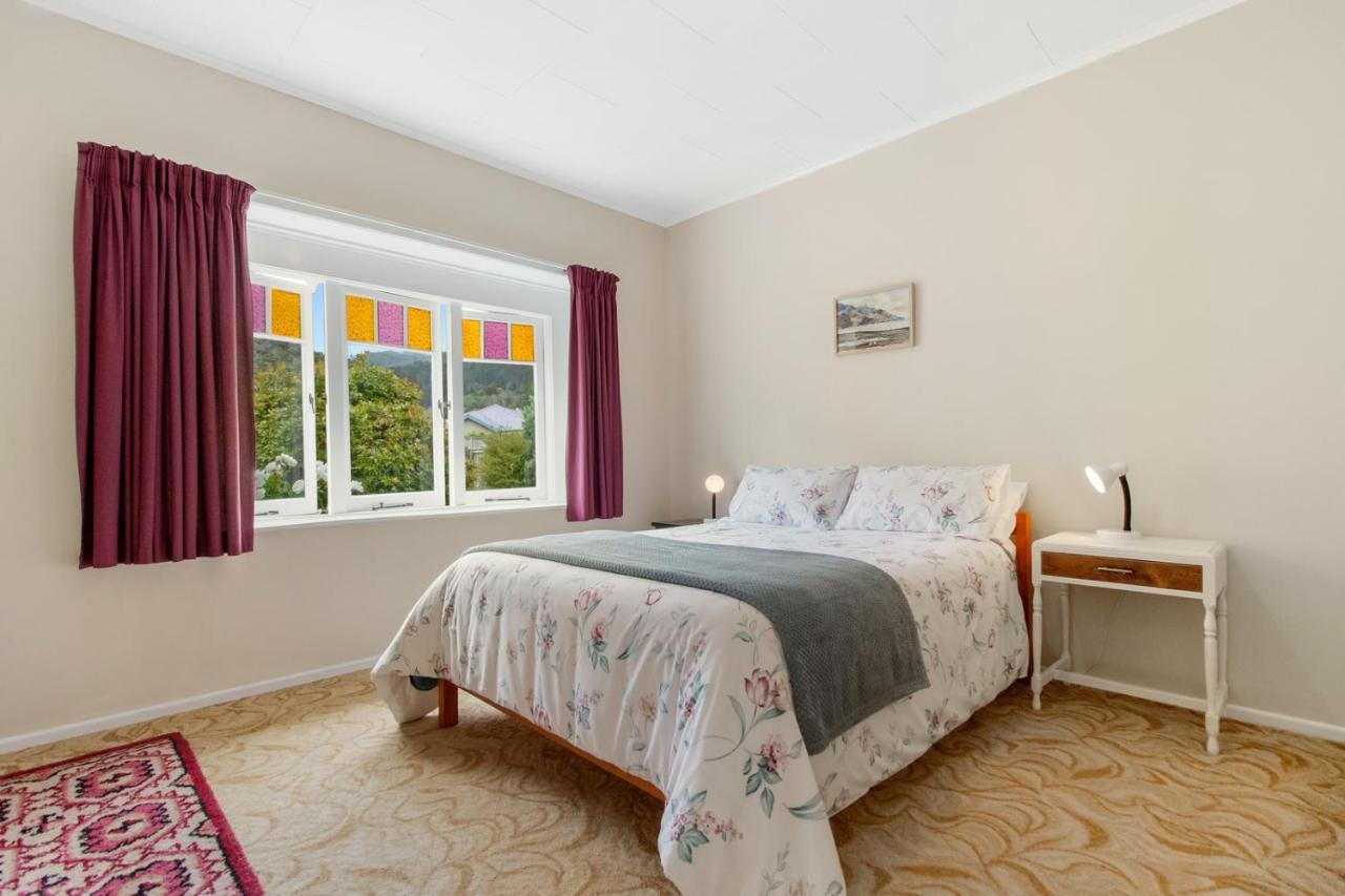 Whare Nui On Rennie - Thames Holiday Home Exterior photo